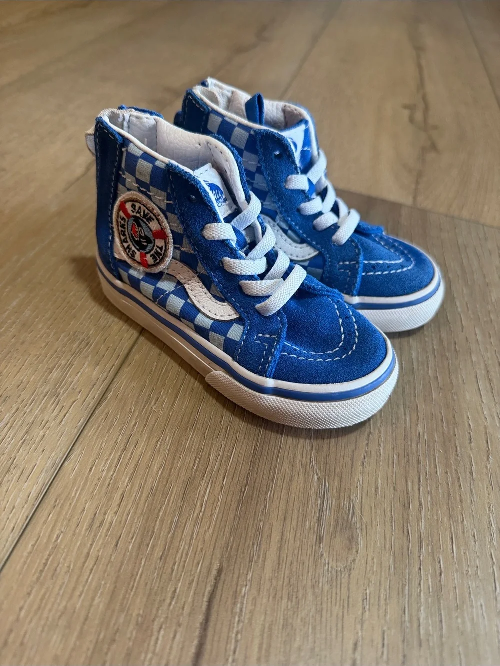 Shark week high tops Vans| Size 6c